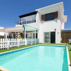 Siroi, Puerto Del Carmen, Heated Pool, 10mn From The Sea , Puerto del Carmen (Lanzarote) Spain